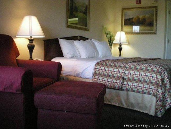Baymont By Wyndham Florence/Muscle Shoals Room photo